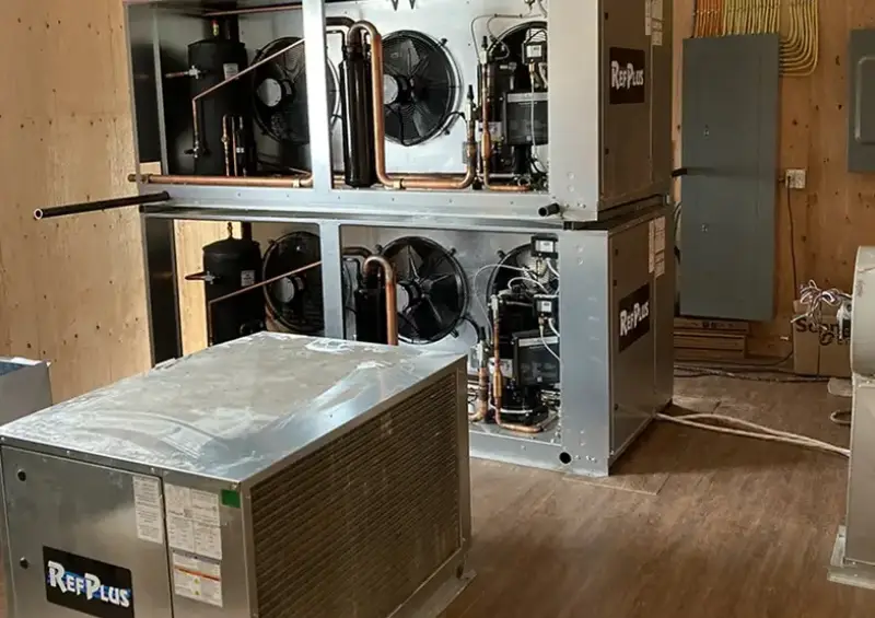 Koolers Refrigeration Ltd Banner knives set and chopping board on the kitchen platform